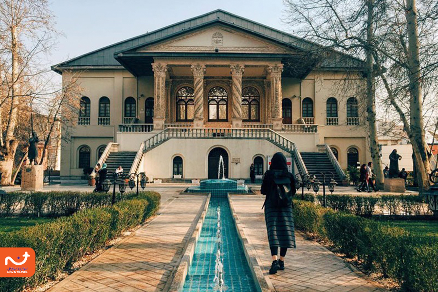 نمایی از باغ فردوس در فصل پاییز