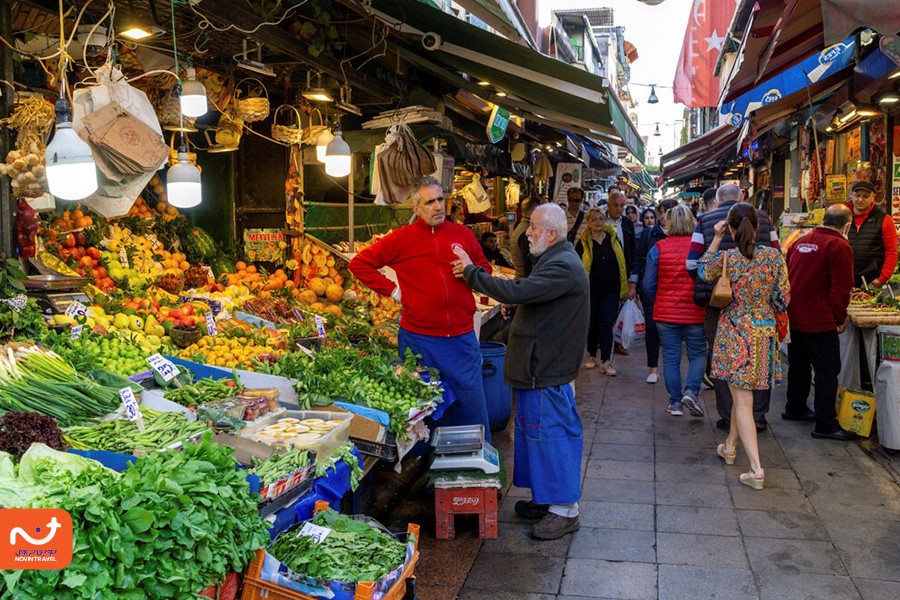 بازار کادیکوی از بهترین مکان های دیدنی استانبول قابل دسترسی با مترو