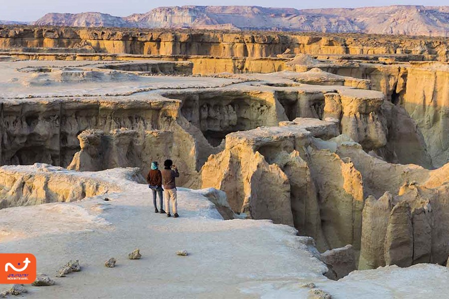 دلیل نام‌گذاری تنگه چاهکوه هرمزگان، چاله‌ها و حفره‌های زیاد آن در مسیر پیاده‌روی است.